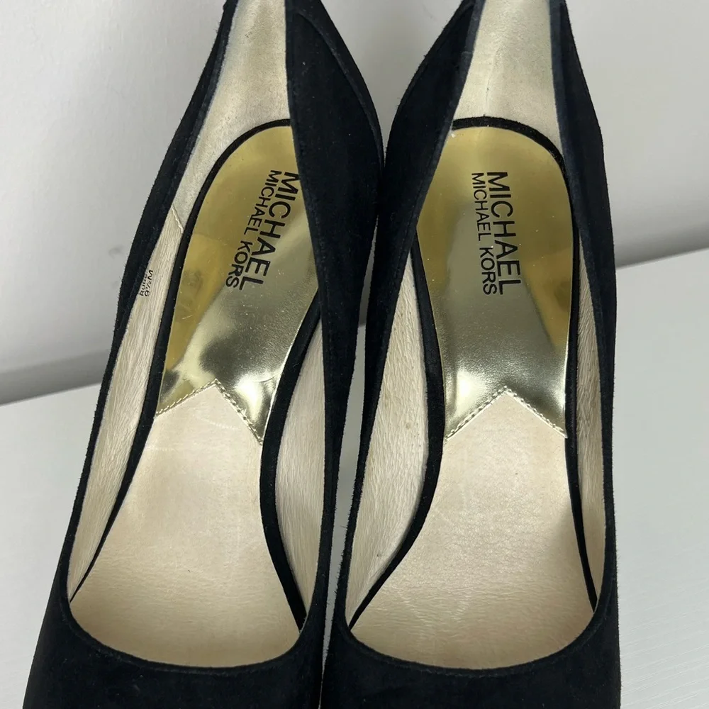 Michael Kors black suede peep toe pump with gold metallic heel. Size 9.5. New. - Picture 5 of 11